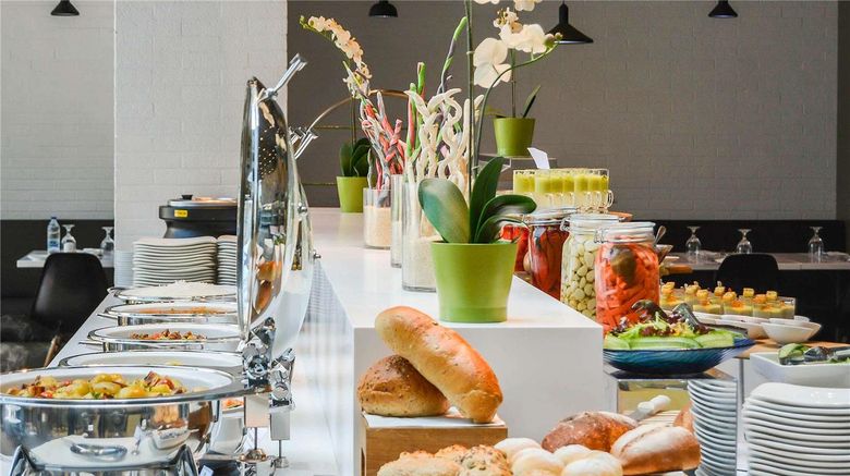 <b>Ibis Styles Dubai Jumeira Restaurant</b>. Images powered by <a href="https://iceportal.shijigroup.com/" title="IcePortal" target="_blank">IcePortal</a>.