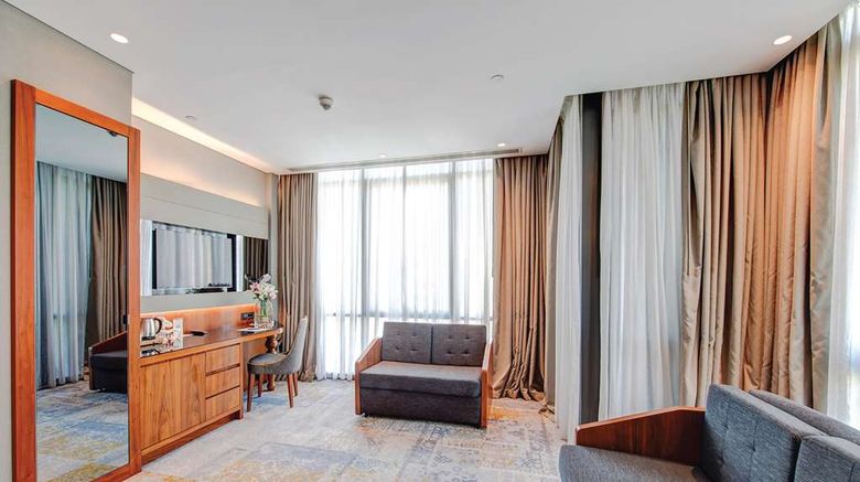 <b>DoubleTree by Hilton Istanbul Piyalepasa Room</b>. Images powered by <a href="https://iceportal.shijigroup.com/" title="IcePortal" target="_blank">IcePortal</a>.