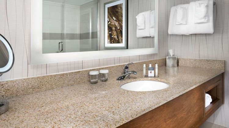 Doubletree by Hilton Lawrence Room