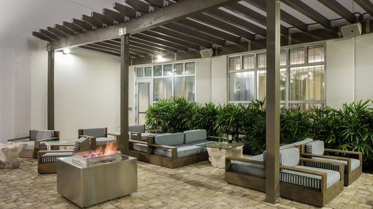 Hilton Garden Inn Miami Dolphin Mall Exterior