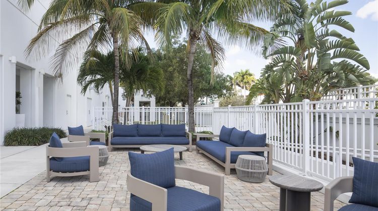 Hilton Garden Inn Miami Dolphin Mall Exterior