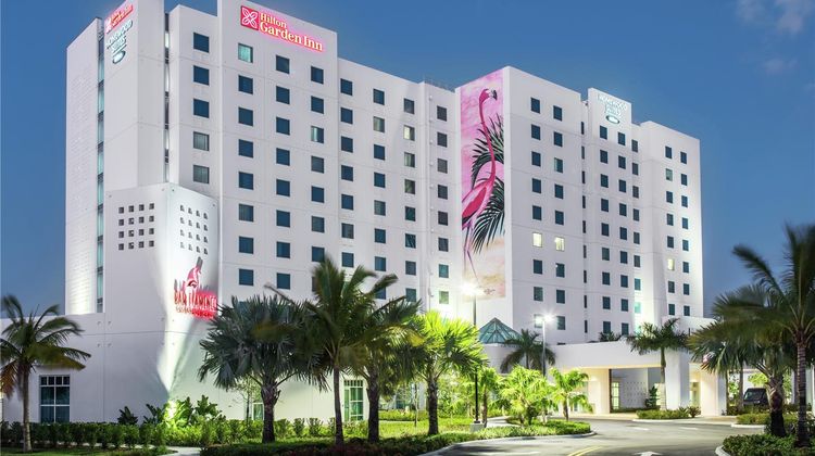 Hilton Garden Inn Miami Dolphin Mall Exterior