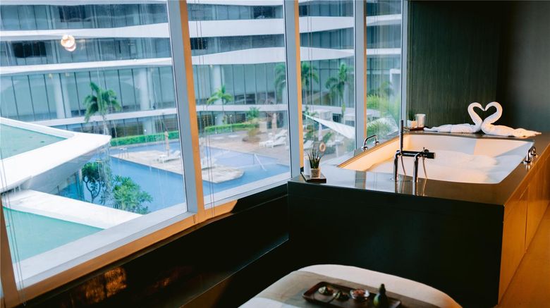 <b>Conrad Manila Spa</b>. Images powered by <a href="https://iceportal.shijigroup.com/" title="IcePortal" target="_blank">IcePortal</a>.