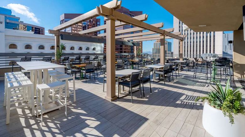 <b>Hilton Garden Inn Phoenix Downtown Restaurant</b>. Images powered by <a href="https://iceportal.shijigroup.com/" title="IcePortal" target="_blank">IcePortal</a>.