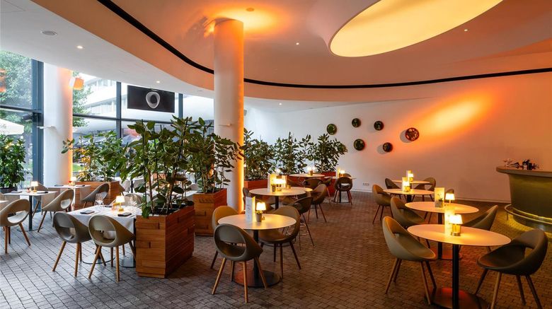 <b>DoubleTree by Hilton Hotel Wroclaw Restaurant</b>. Images powered by <a href="https://iceportal.shijigroup.com/" title="IcePortal" target="_blank">IcePortal</a>.