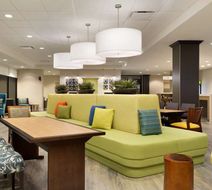 Tru by Hilton Milton Lobby