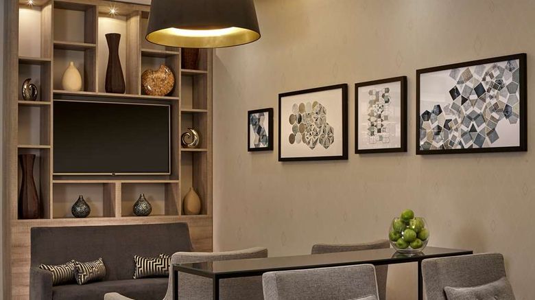 <b>DoubleTree by Hilton Coventry Building Lobby</b>. Images powered by <a href="https://iceportal.shijigroup.com/" title="IcePortal" target="_blank">IcePortal</a>.