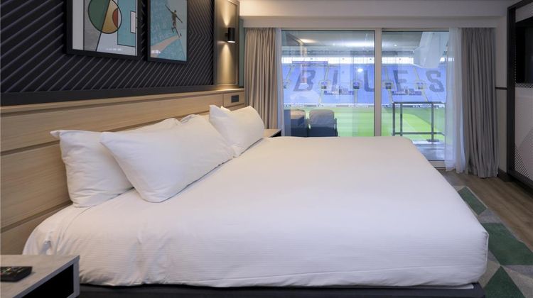 DoubleTree by Hilton Coventry Building Room