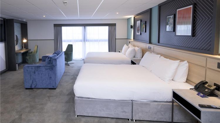 DoubleTree by Hilton Coventry Building Room
