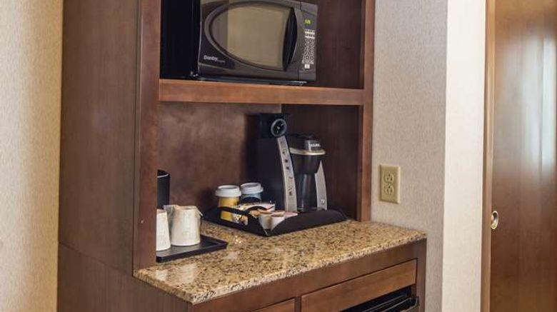 <b>Hilton Garden Inn Uniontown Room</b>. Images powered by <a href="https://iceportal.shijigroup.com/" title="IcePortal" target="_blank">IcePortal</a>.