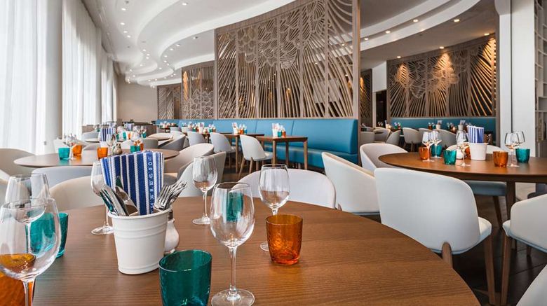 <b>Golden Tulip Marseille Euromed Restaurant</b>. Images powered by <a href="https://iceportal.shijigroup.com/" title="IcePortal" target="_blank">IcePortal</a>.