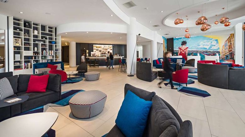 <b>Golden Tulip Marseille Euromed Lobby</b>. Images powered by <a href="https://iceportal.shijigroup.com/" title="IcePortal" target="_blank">IcePortal</a>.