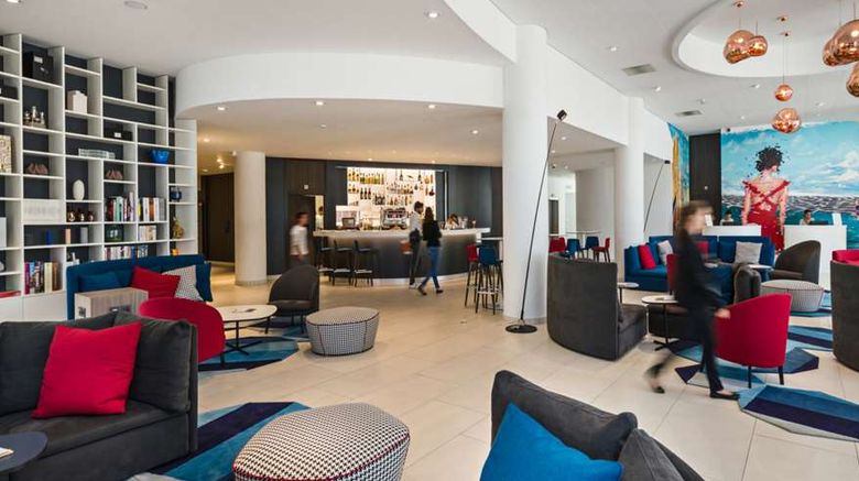 <b>Golden Tulip Marseille Euromed Lobby</b>. Images powered by <a href="https://iceportal.shijigroup.com/" title="IcePortal" target="_blank">IcePortal</a>.
