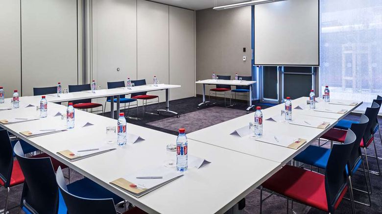 <b>Golden Tulip Marseille Euromed Meeting</b>. Images powered by <a href="https://iceportal.shijigroup.com/" title="IcePortal" target="_blank">IcePortal</a>.