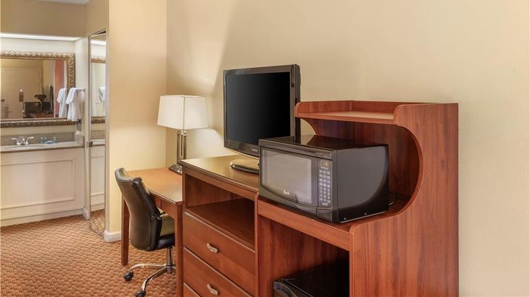 Best Western Hickory Room