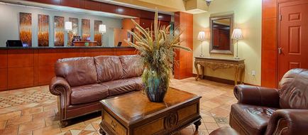 Best Western Plus Sandusky Hotel & Suite Lobby