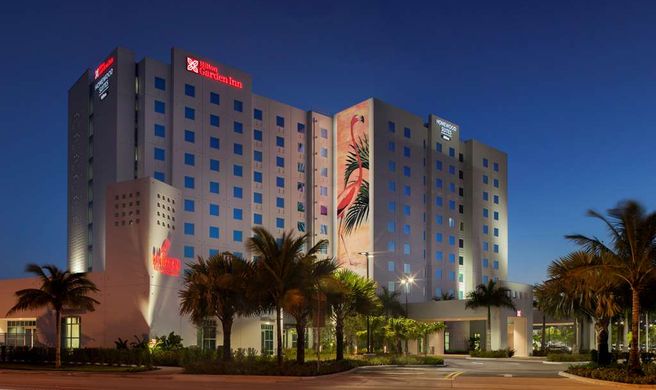 Homewood Suites Miami Dolphin Mall Exterior