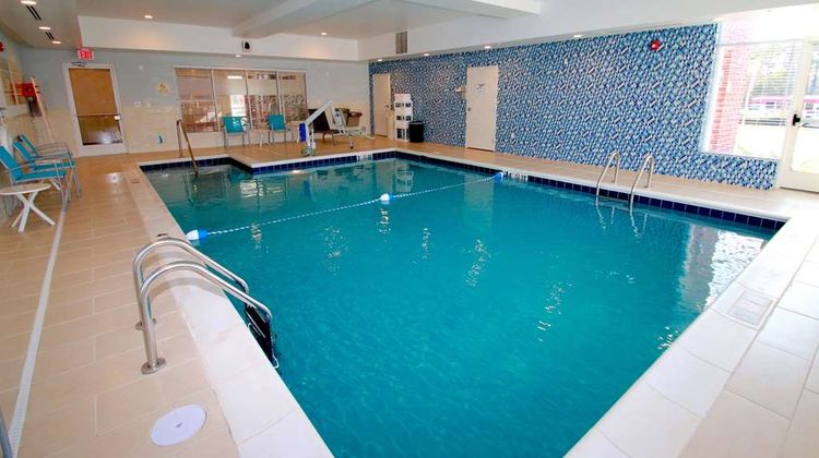 Hampton Inn Suffolk Pool
