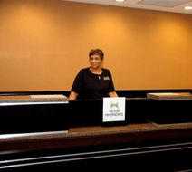 Hampton Inn Suffolk Lobby