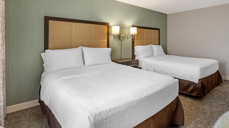 Hampton Inn Suffolk Room