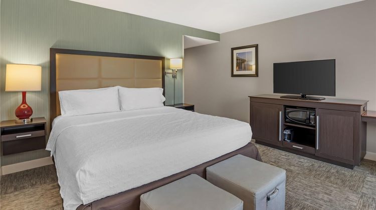 Hampton Inn Suffolk Room