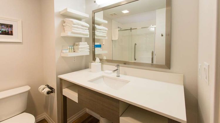 Hampton Inn Palatka Room