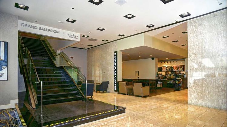 DoubleTree by Hilton London Ontario Lobby