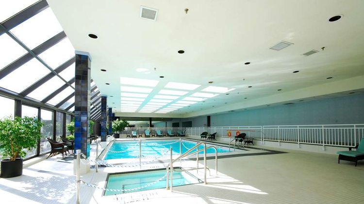 DoubleTree by Hilton London Ontario Pool