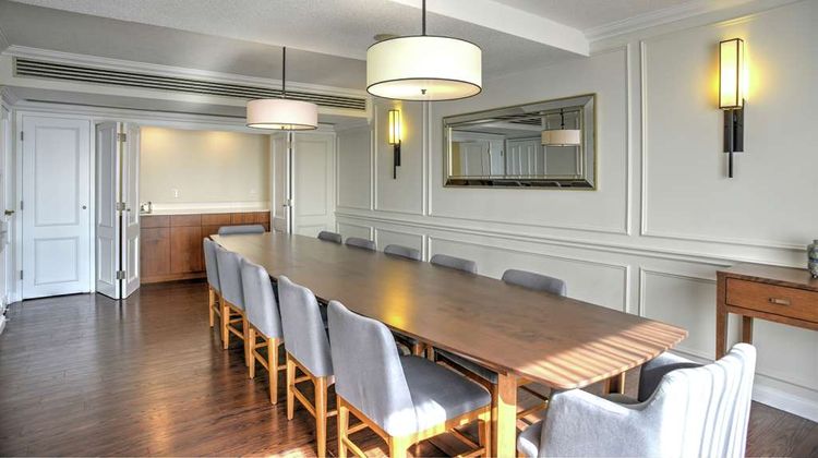 DoubleTree by Hilton London Ontario Room