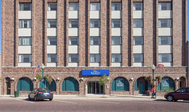 Baymont Inn & Suites Delavan Exterior
