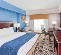 Baymont Inn & Suites Delavan Room