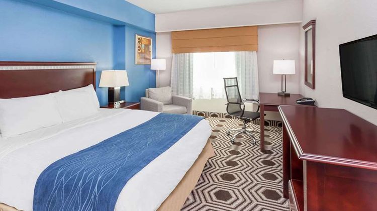 Baymont Inn & Suites Delavan Room