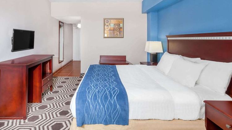 Baymont Inn & Suites Delavan Room