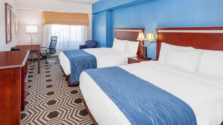 Baymont Inn & Suites Delavan Room