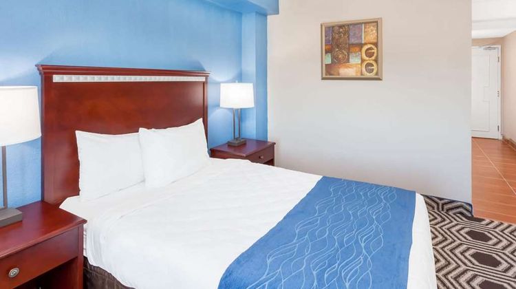 Baymont Inn & Suites Delavan Room