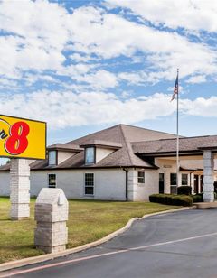 Super 8 Cleburne