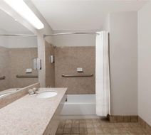 Super 8 Cleburne Room