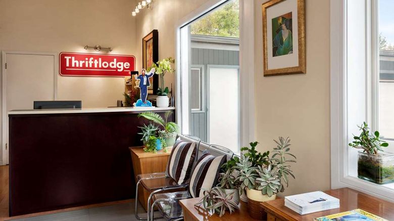 <b>Thriftlodge Edmonton Lobby</b>. Images powered by <a href="https://iceportal.shijigroup.com/" title="IcePortal" target="_blank">IcePortal</a>.