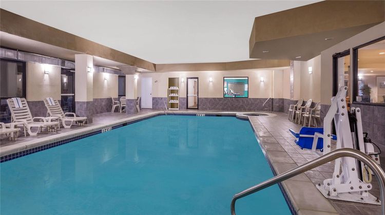 Wingate by Wyndham Athens Near Downtown Pool