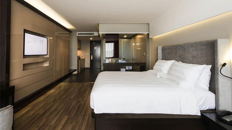 <b>Novotel Suites Hanoi Room</b>. Images powered by <a href="https://iceportal.shijigroup.com/" title="IcePortal" target="_blank">IcePortal</a>.