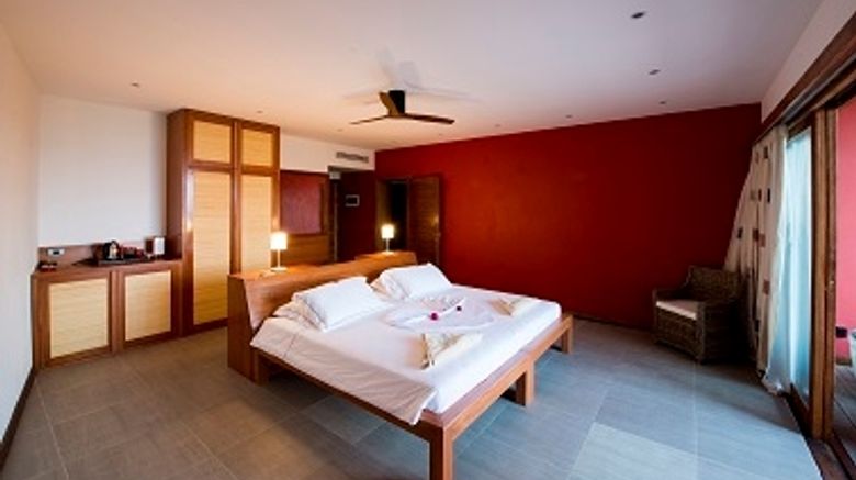 <b>The Barefoot Eco Hotel Room</b>. Images powered by <a href="https://iceportal.shijigroup.com/" title="IcePortal" target="_blank">IcePortal</a>.