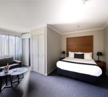 Hotel Crest on Barkly Room