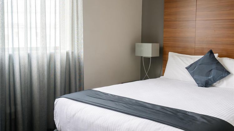Hotel Crest on Barkly Room