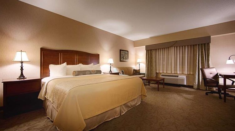 Best Western Plus Country Cupboard Inn Room