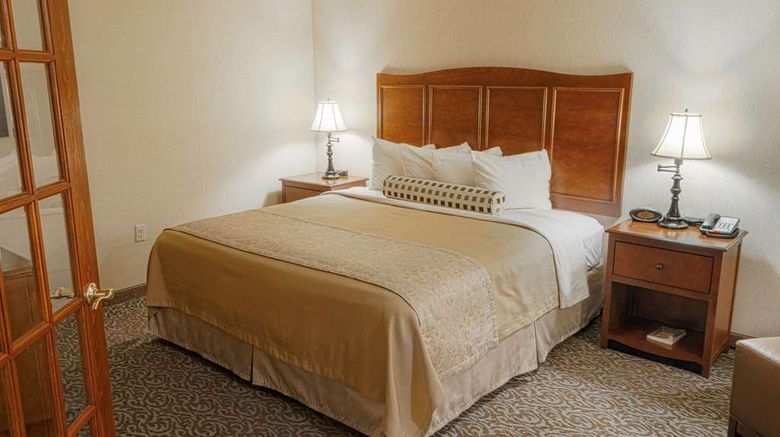 <b>Best Western Plus Country Cupboard Inn Suite</b>. Images powered by <a href="https://iceportal.shijigroup.com/" title="IcePortal" target="_blank">IcePortal</a>.