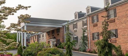 Best Western Plus Country Cupboard Inn Exterior
