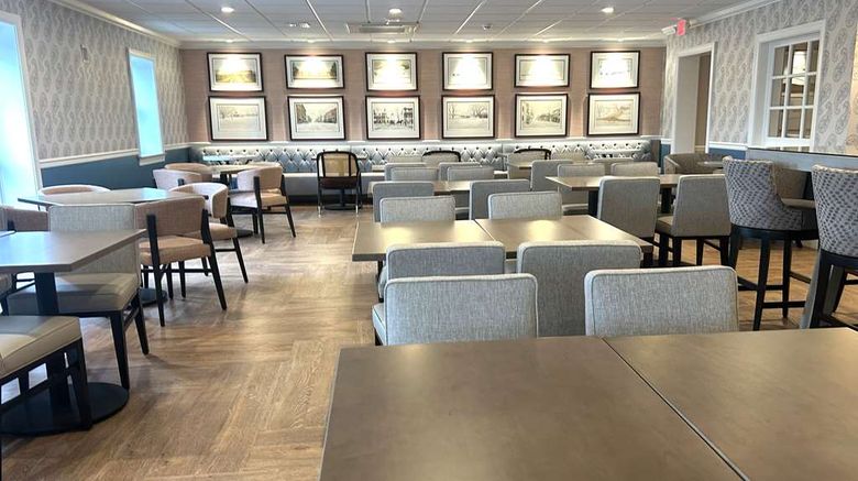 <b>Best Western Plus Country Cupboard Inn Restaurant</b>. Images powered by <a href="https://iceportal.shijigroup.com/" title="IcePortal" target="_blank">IcePortal</a>.
