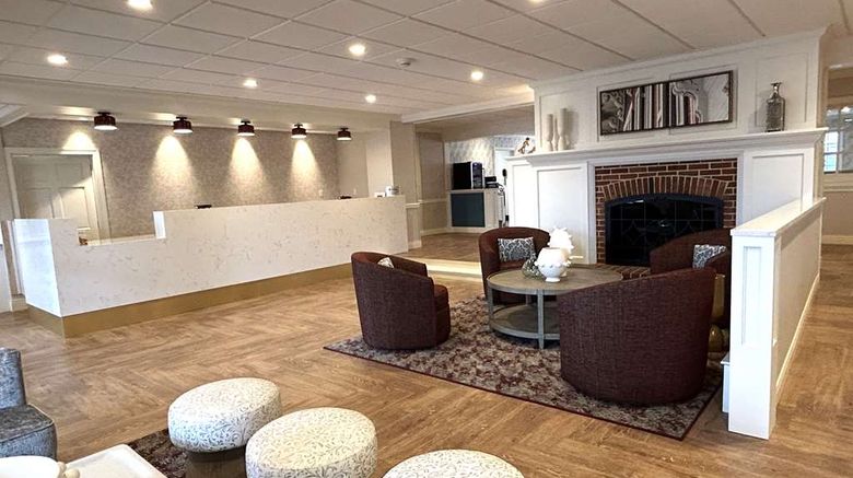 <b>Best Western Plus Country Cupboard Inn Lobby</b>. Images powered by <a href="https://iceportal.shijigroup.com/" title="IcePortal" target="_blank">IcePortal</a>.