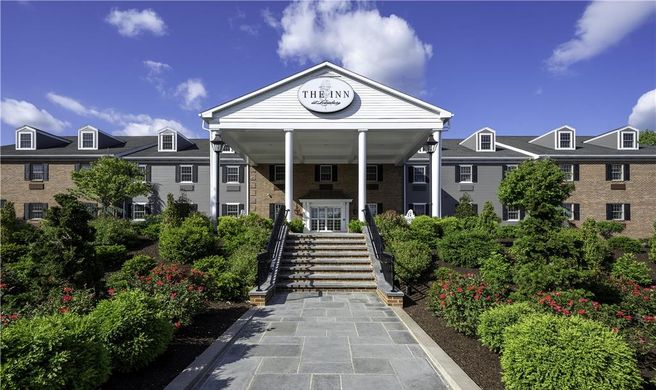 Best Western Plus Country Cupboard Inn Exterior