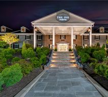 Best Western Plus Country Cupboard Inn Exterior